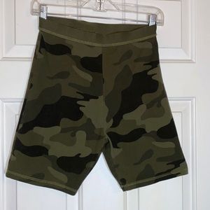 Hollister Women’s Bike shorts Size Med -EUC